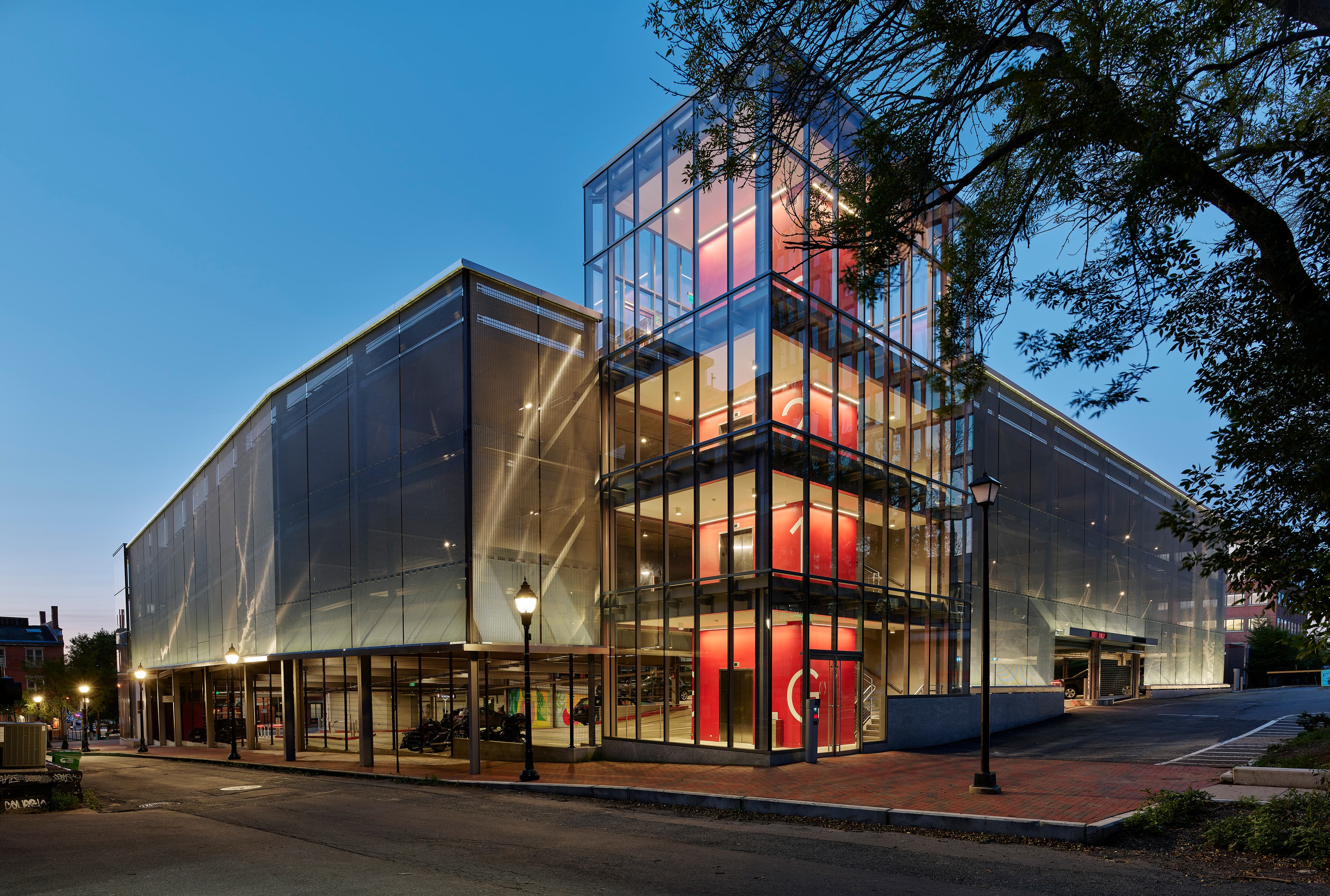 Old Port Square Garage - Image 5